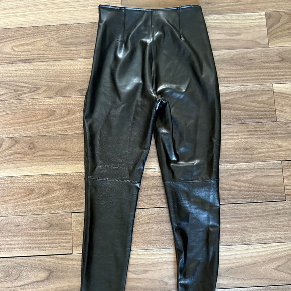 Abercrombie & Fitch Faux Leather High-Rise Leggings/ Pants | Black | Size Small - Picture 5 of 6